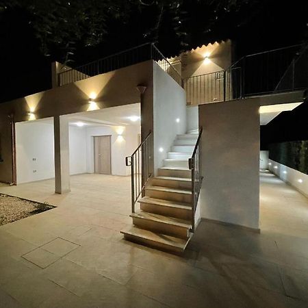 Chrisso Rooms Affittacamere San Teodoro  Exterior photo