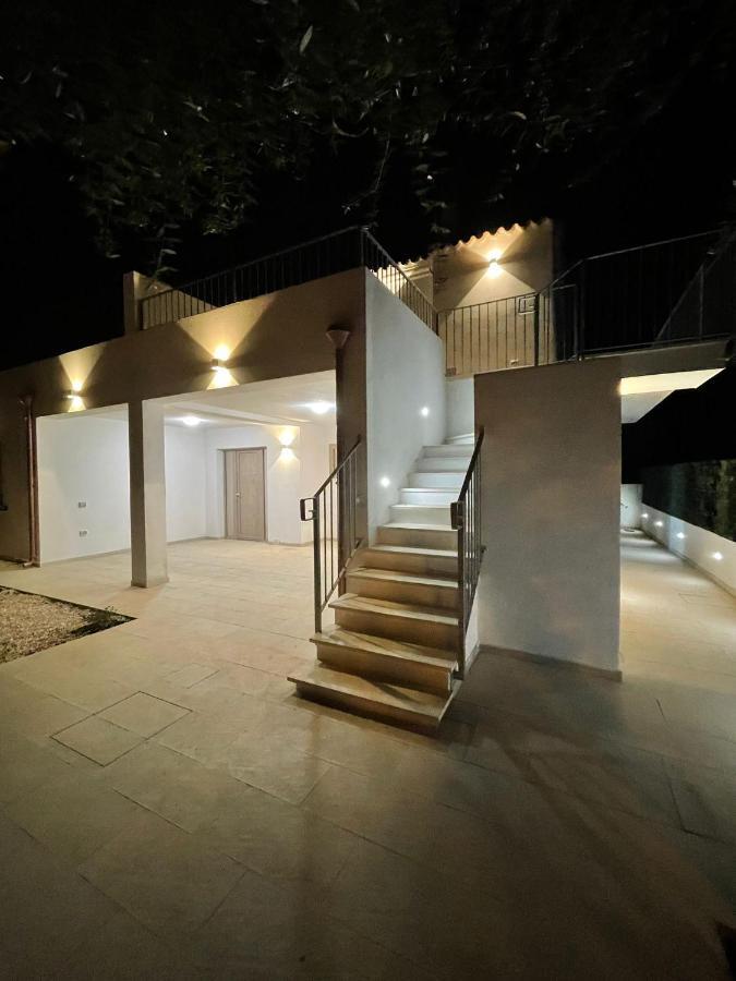 Chrisso Rooms Affittacamere San Teodoro  Exterior photo
